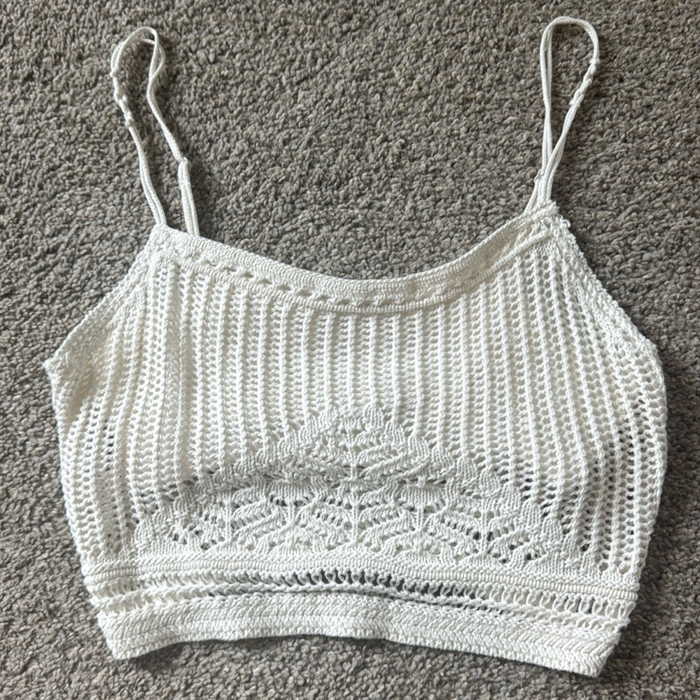 A&F cropped crochet tank